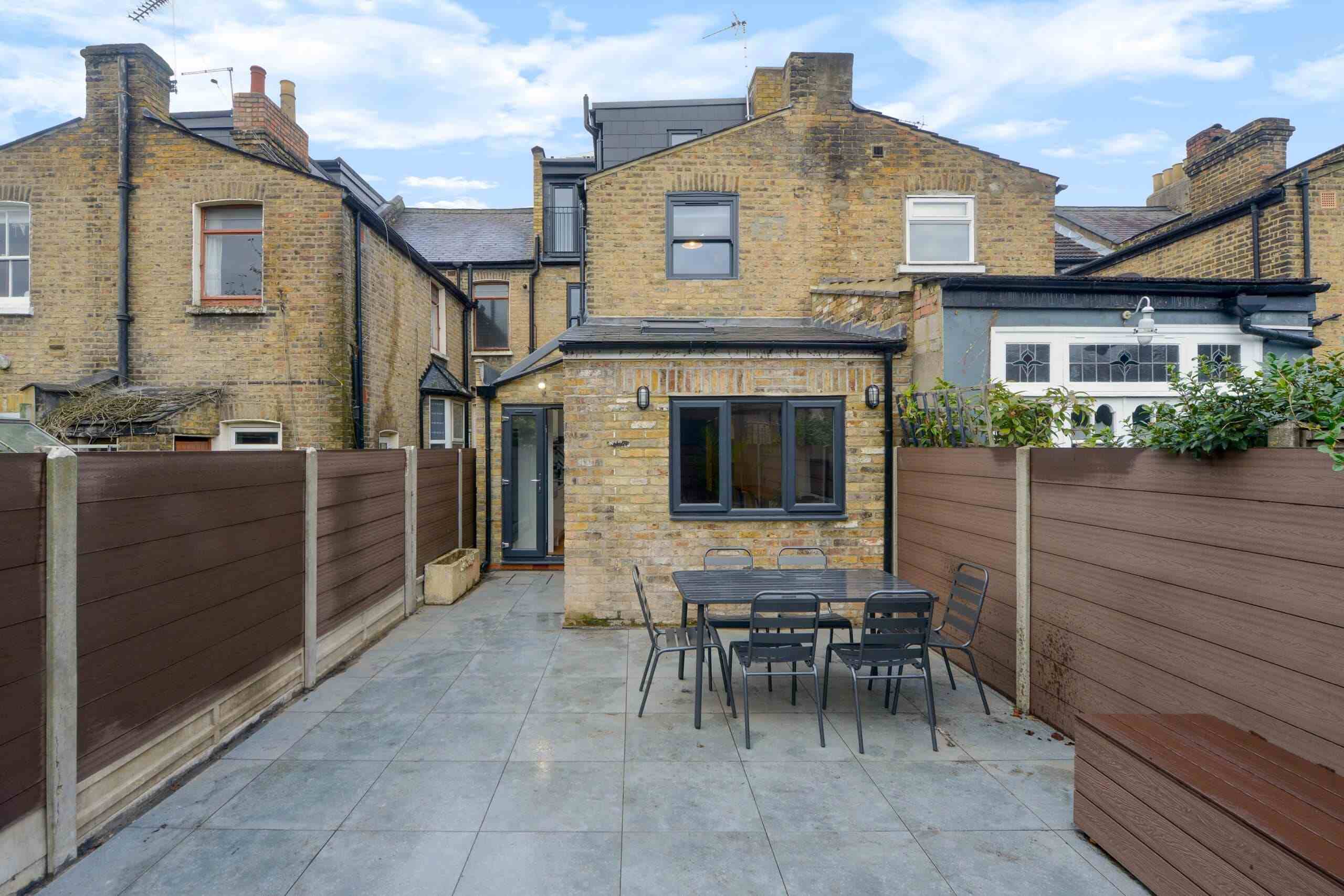 Trehurst Highend 6Bed HMO With Kitchen And Loft Extensions (Hackney
